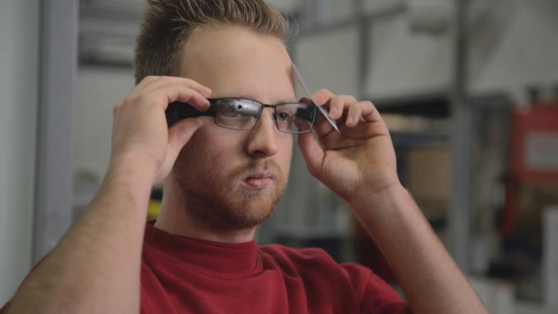 Smart glasses by UBIMAX used by DHL
